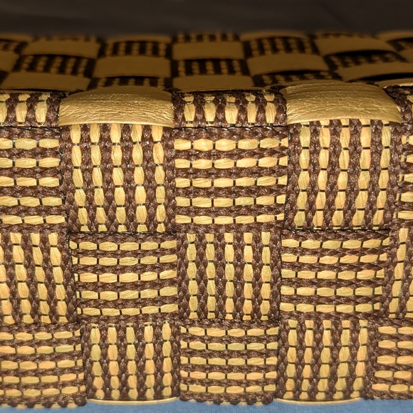 Woven Two-Tone Top-Handle Women’s Bag in Tan and Brown - Picture 7 of 7